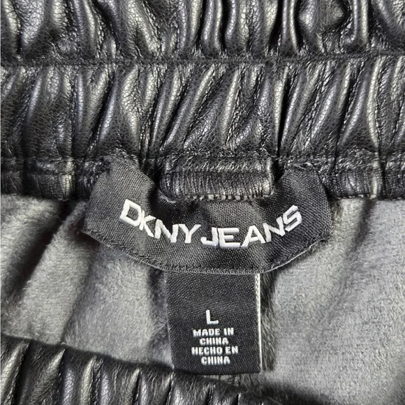 DKNY Women's Black Faux Leather Women’s Pants NWT 💕 - Picture 7 of 9